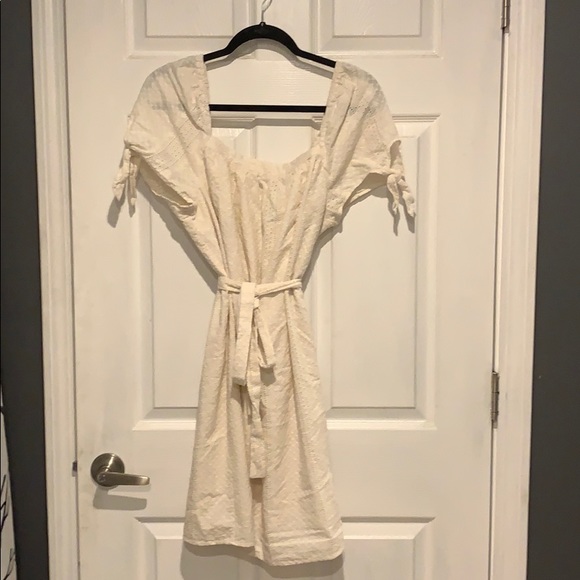 Universal Thread Dresses & Skirts - ❤️‍🔥Universal Thread Cute ivory summer dress XL